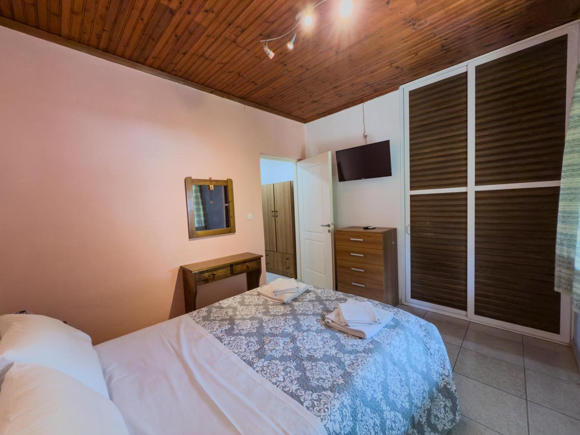 Aparthotel Corfu Andromaches